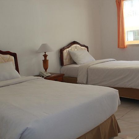 Mega Bintang Sweet Hotel 2 Cepu Bagian luar foto