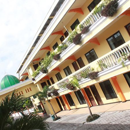Mega Bintang Sweet Hotel 2 Cepu Bagian luar foto