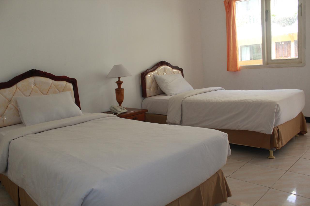 Mega Bintang Sweet Hotel 2 Cepu Bagian luar foto