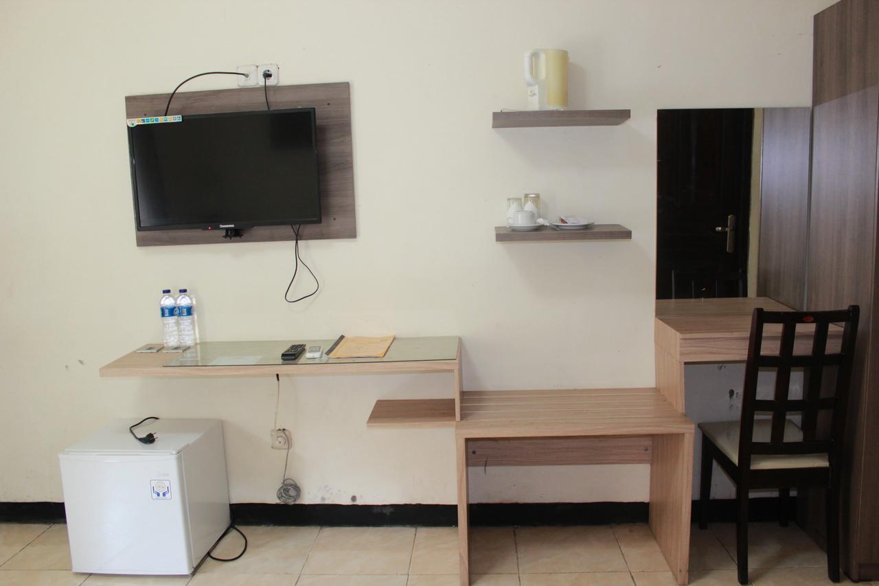 Mega Bintang Sweet Hotel 2 Cepu Bagian luar foto