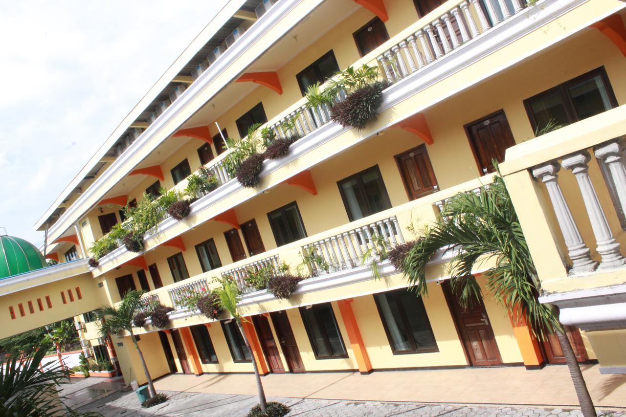 Mega Bintang Sweet Hotel 2 Cepu Bagian luar foto