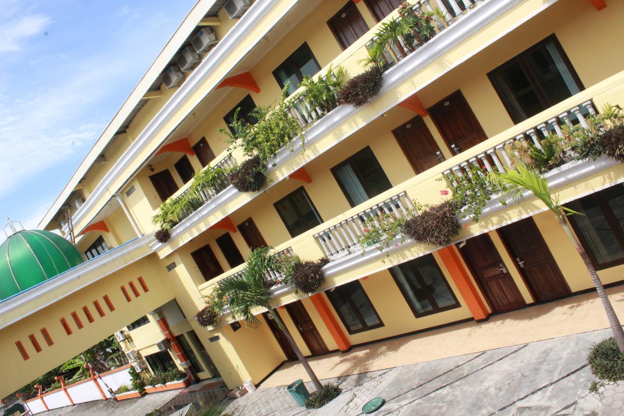 Mega Bintang Sweet Hotel 2 Cepu Bagian luar foto