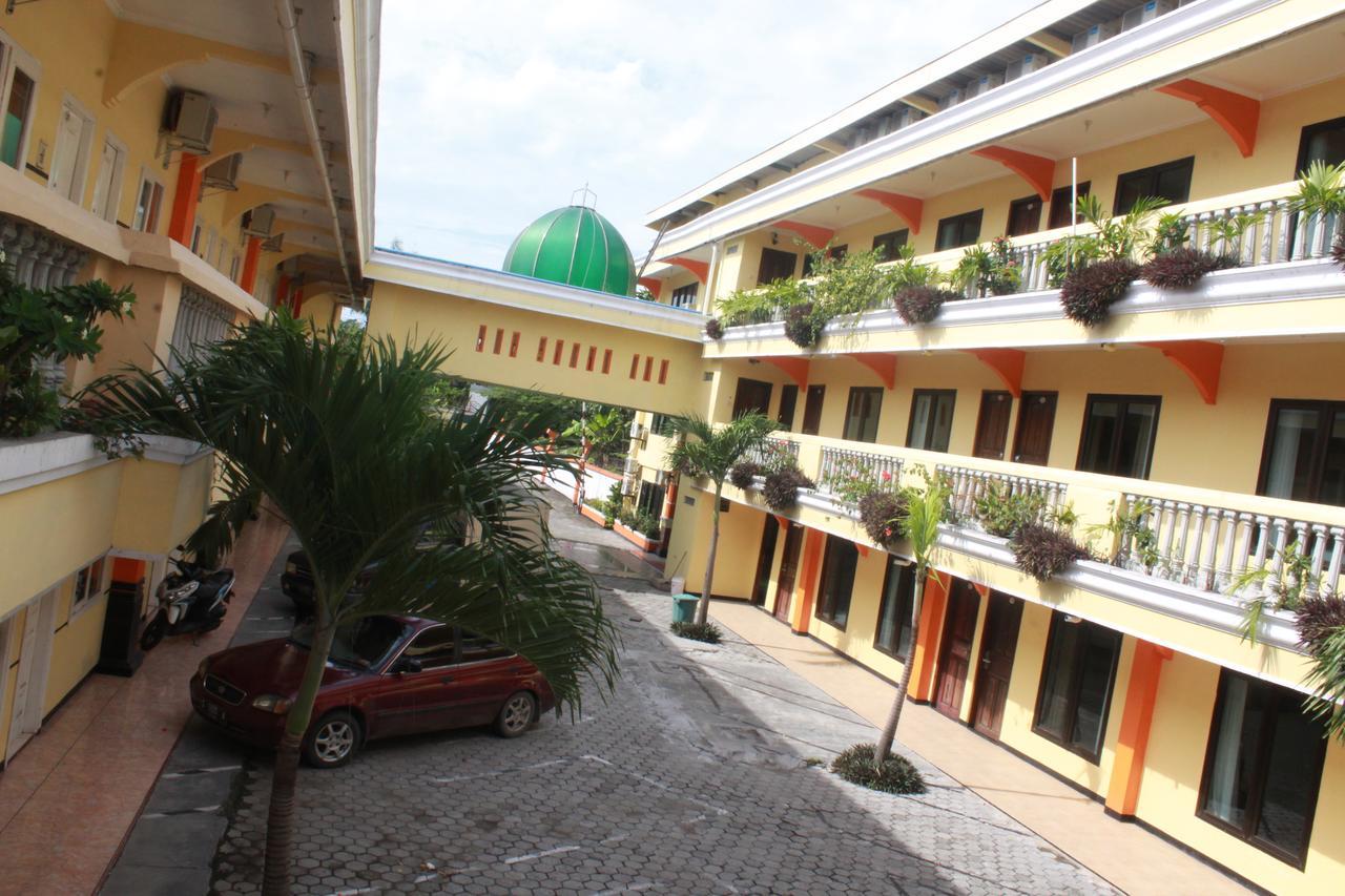 Mega Bintang Sweet Hotel 2 Cepu Bagian luar foto