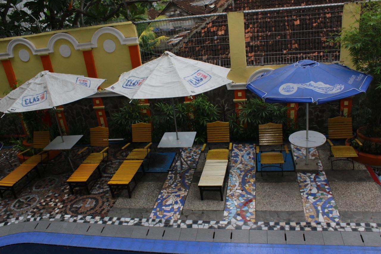Mega Bintang Sweet Hotel 2 Cepu Bagian luar foto